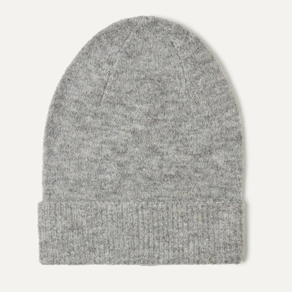 NWT Aritzia Auxiliary Pagosa Beanie Tuque Hat Heather Rose Smoke - Picture 1 of 5